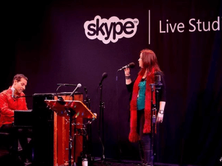 Michelle Sundholm Voice Over Artist Singing Photo9